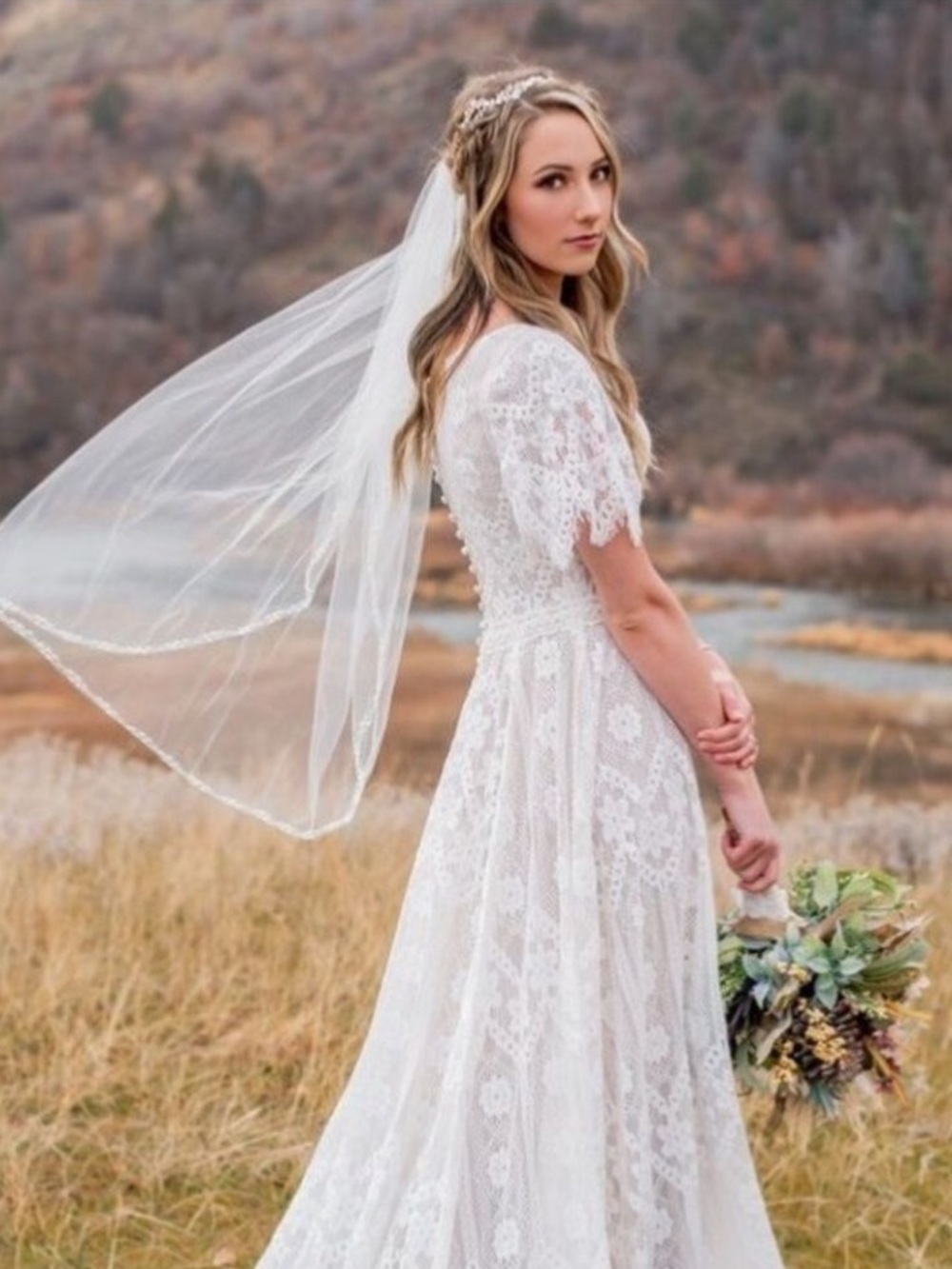Bohemian White Gown Size XS Gorgeous Snow White Lace Fully Lined by Magnolia NEW